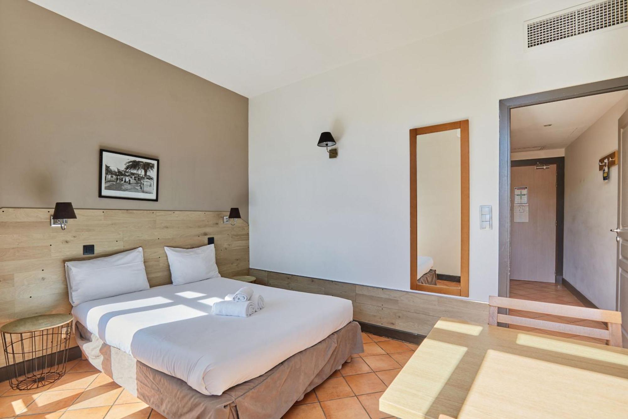 Standard Studio (2 Adults)