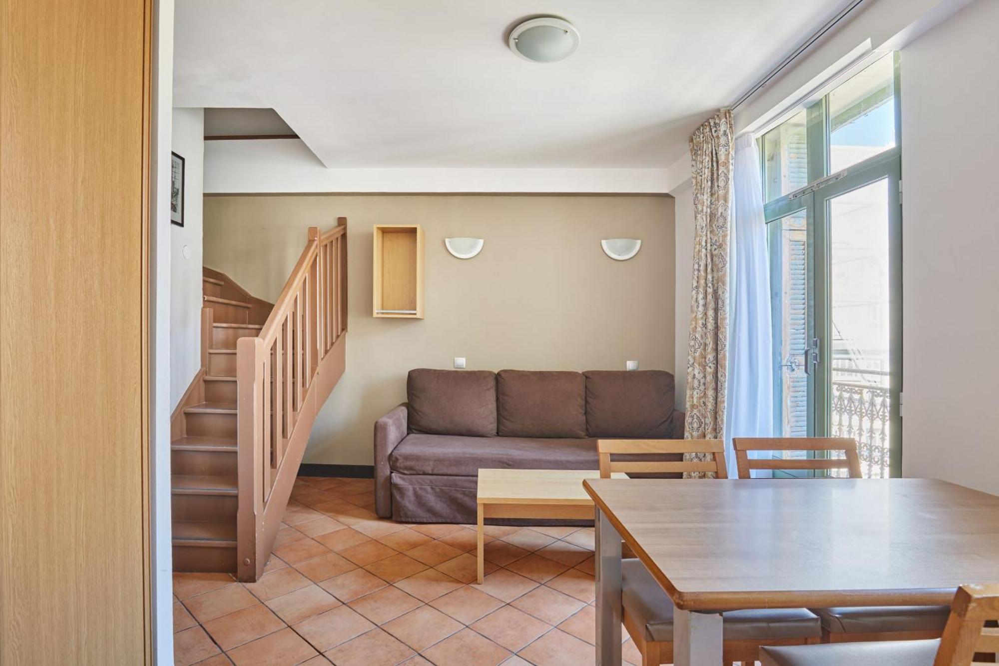 One-Bedroom Apartment (4 Adults)